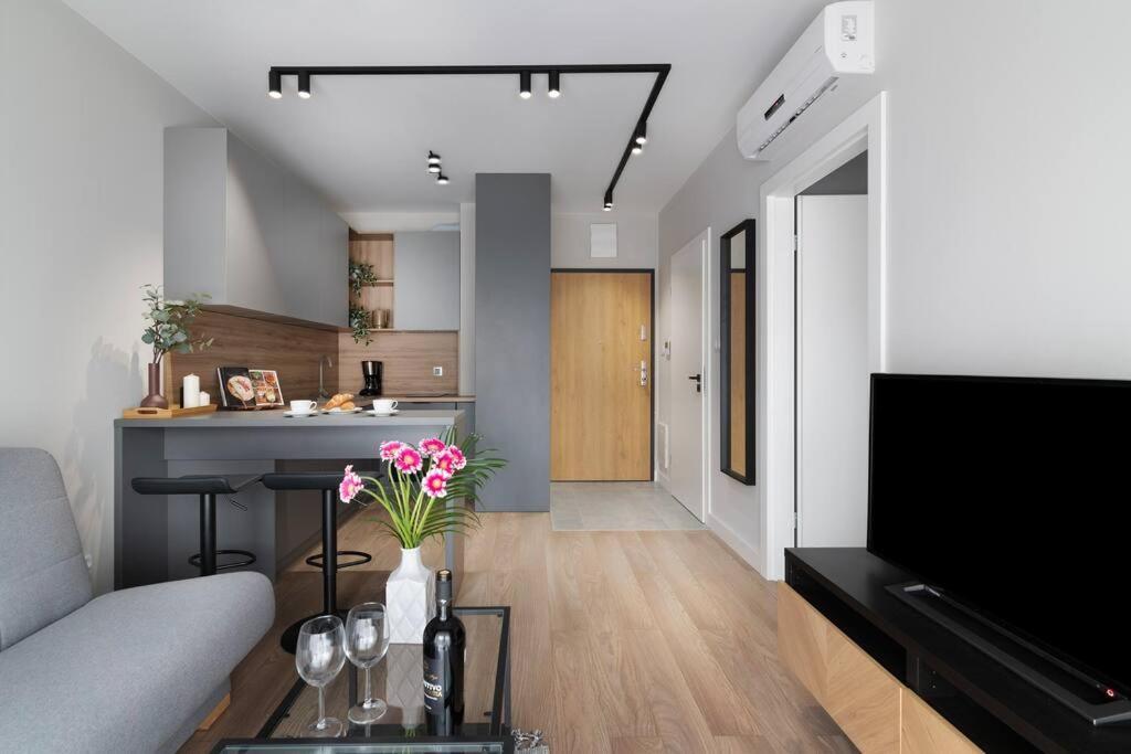 Easy Rent Apartments - Wettera II Lublin Luaran gambar